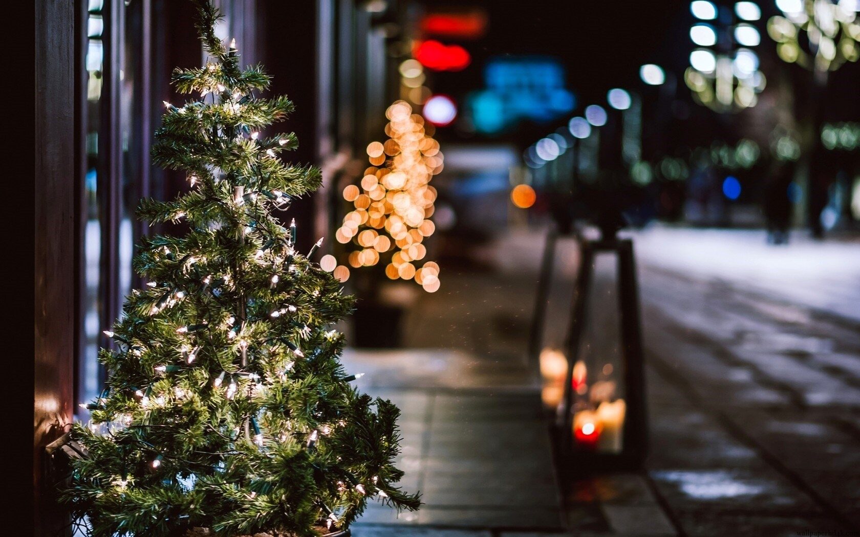 christmas-tree-garland-lights-city-street-night-winter-hd-wallpaper