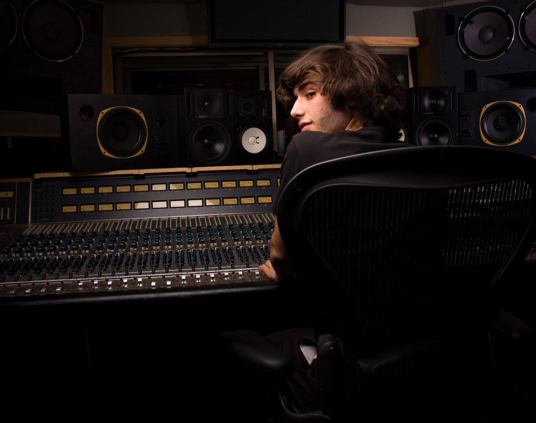 music-contract-label