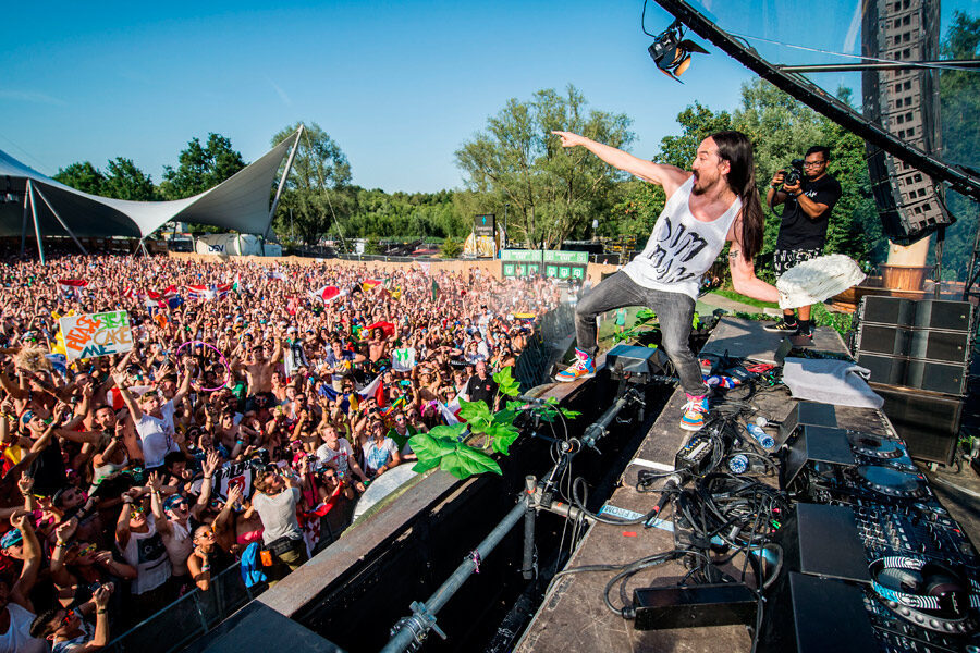 steve-aoki-4