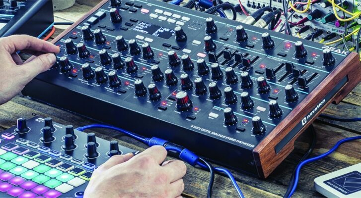 novation-peak-2